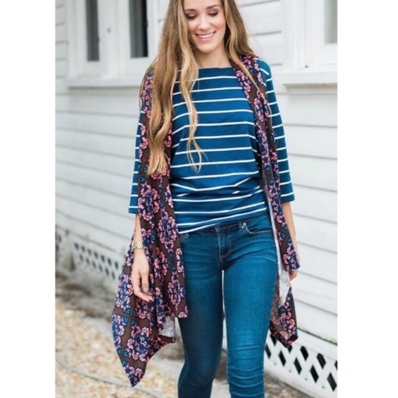 Cardigan Versatility Vintage Design - Picture 5 of 5